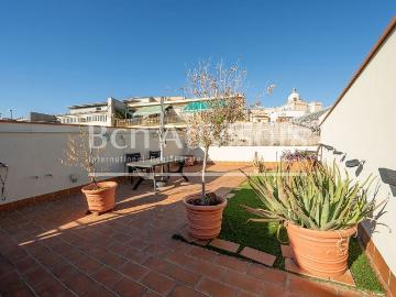 Ático en venta en calle Dels Tallers, Barcelona, de 115 m² 2 habitaciones por 445.000
