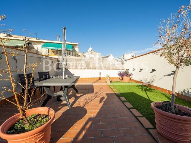 Ático en venta en calle Dels Tallers, Barcelona, de 115 m² 2 habitaciones por 445.000