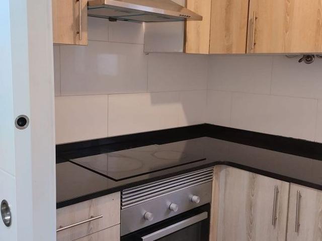 Ático en venta en calle Josep Masgrau, Cornellà de Llobregat, de 85 m² 3 habitaciones por 243.000