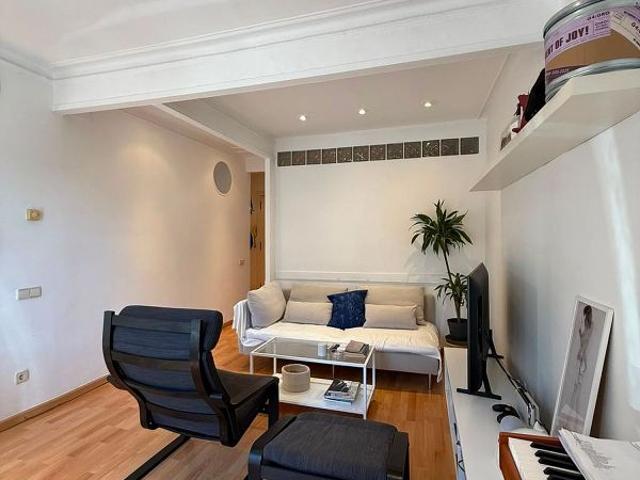 Ático en venta en calle Laforja, Barcelona, de 50 m² 1 habitación por 350.000