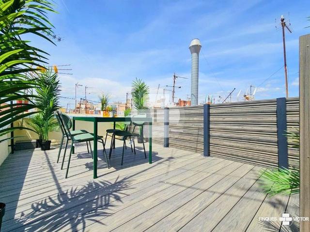 Ático en venta en calle Lluna, Barcelona, de 30 m² 1 habitación por 230.000