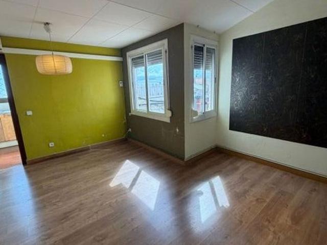 Ático en venta en calle Manigua, Barcelona, de 45 m² 2 habitaciones por 450.000