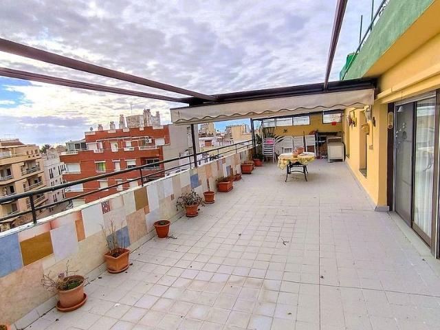 Ático en venta en calle Méndez Núnez, Sant Carles de la Ràpita, de 109 m² 3 habitaciones por 210.000