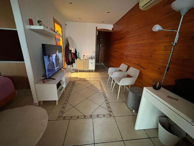 Ático en venta en calle Napols, Santa Coloma de Gramanet, de 44 m² 2 habitaciones por 170.000
