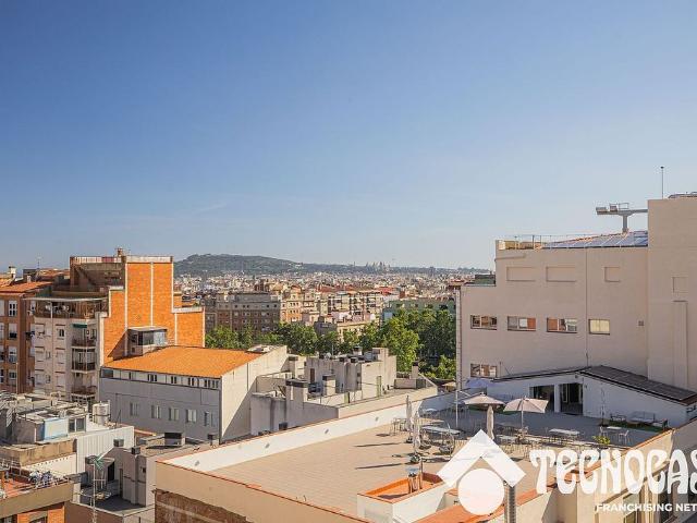 Ático en venta en calle Padilla, Barcelona, de 55 m² 3 habitaciones por 340.000