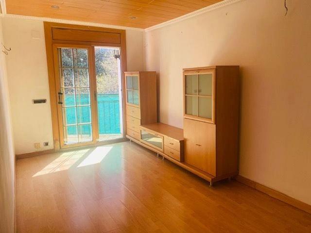 Ático en venta en calle Pirineos, Santa Coloma de Gramanet, de 55 m² 2 habitaciones por 135.000