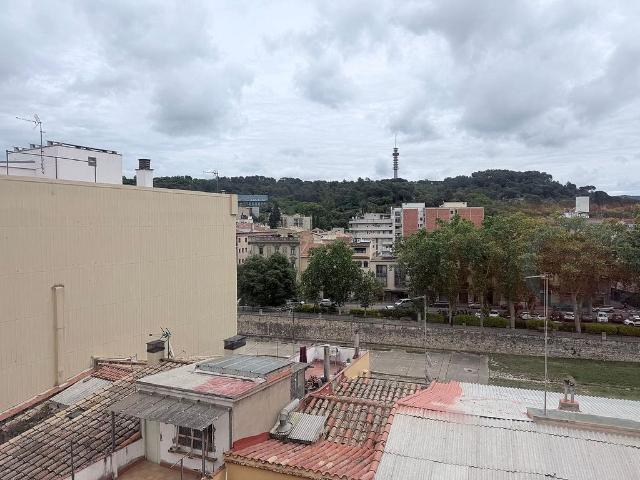 Ático en venta en calle Rutlla, Girona, de 95 m² 3 habitaciones por 295.000