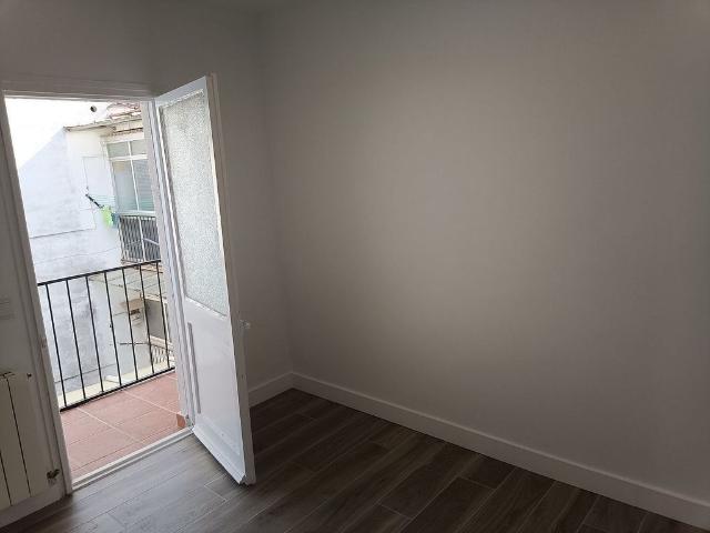 Ático en venta en calle Sant Pere de Romaní, Molins de Rei, de 60 m² 3 habitaciones por 165.000