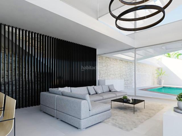 Ático en venta en Calp, Maryvilla. Ático de lujo con 4 dormitorios y piscina privada frente al mar en Mascarat, Calpe. Áticos.