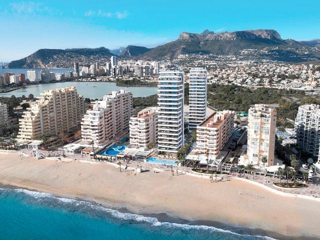 Ático en venta en Calp, Zona Levante Playa Fossa. Aacuteticos duacuteplex de lujo con 3 dormitorios, 3 bantildeos y solaacuterium privado junto al mar en Calpe, Costa Blanca Norte. Áticos.