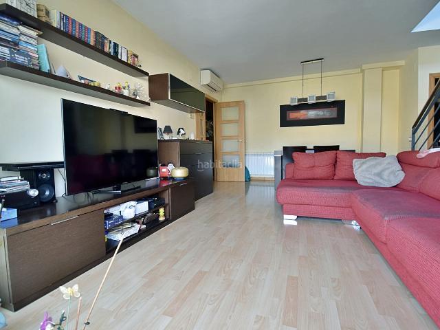 Ático en venta en Cardedeu. Ático dúplex con terraza, en finca seminueva con ascensor. Áticos.