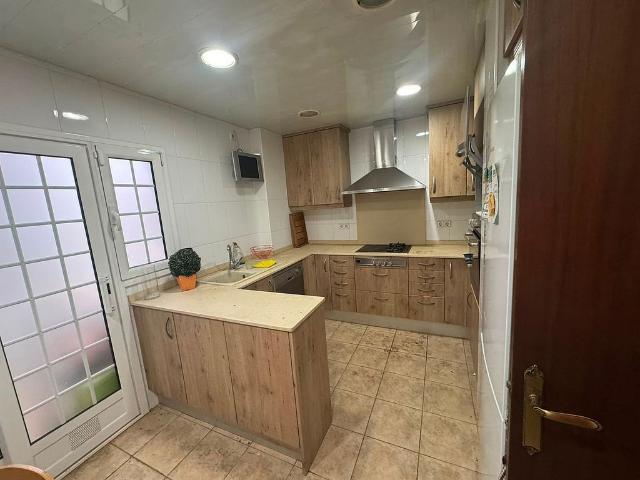 Ático en venta en carretera Vella, Montcada i Reixac, de 135 m² 4 habitaciones por 330.000