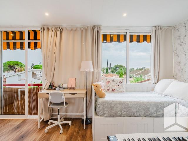 Ático en venta en Castelldefels, Les Botigues. TRES HABITACIONES. Áticos.