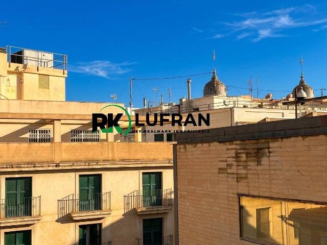 Ático en Venta en Casco Antiguo Sta. Cruz Ayuntamiento