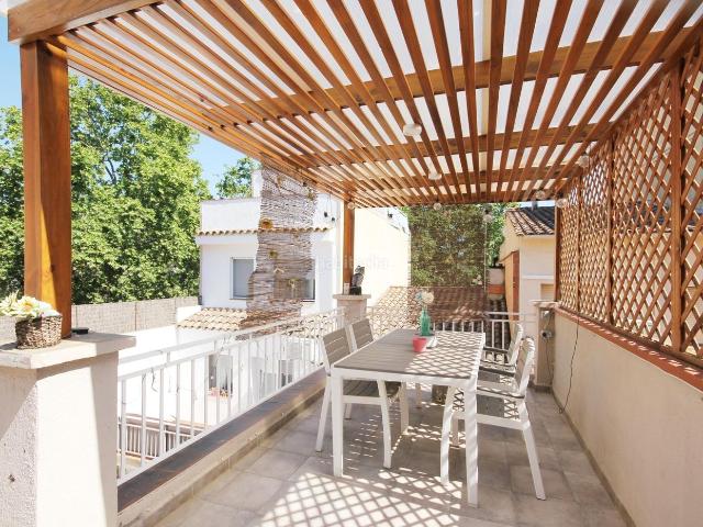 Ático en venta en Cerdanyola del Vallès, Sant Ramón. VIVE COMO EN UNA CASA, CON LA LUZ Y LAS VISTAS DE UN ÁTICO. Áticos Cerdanyola del.