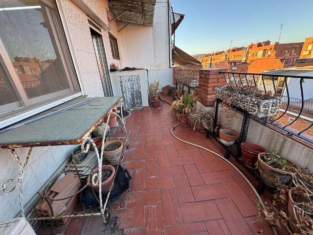 Ático en venta en calle De Lepanto, Cornellà de Llobregat, de 72 m² 3 habitaciones por 289.000