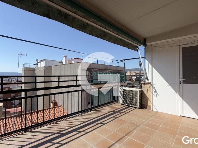 Ático en venta en Cornellà de Llobregat, El Pedró. ÁTICO CON TERRAZA Y ASCENSOR. Áticos Cornellà de.