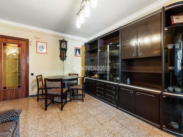 Ático en venta en Cornellà de Llobregat, La Gavarra. Ático en venta en Cornellà de llobregat. Áticos Cornellà de.