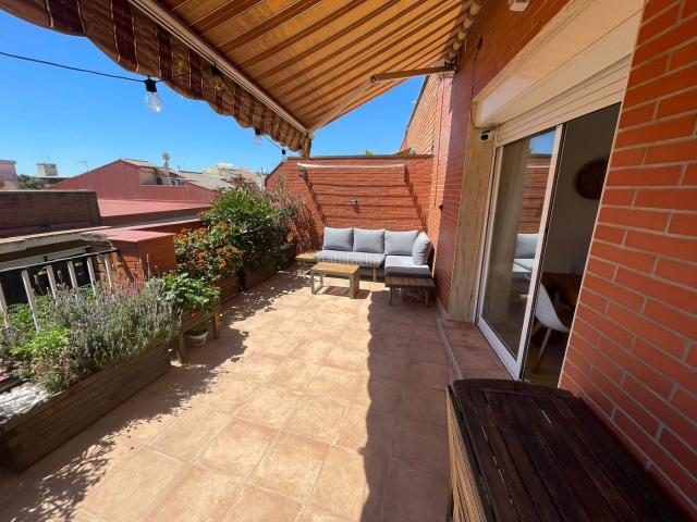 Ático en venta en Cornellà de Llobregat, La Gavarra. ESPECTACULAR ATICO EN LA GAVARRA!. Áticos Cornellà de.