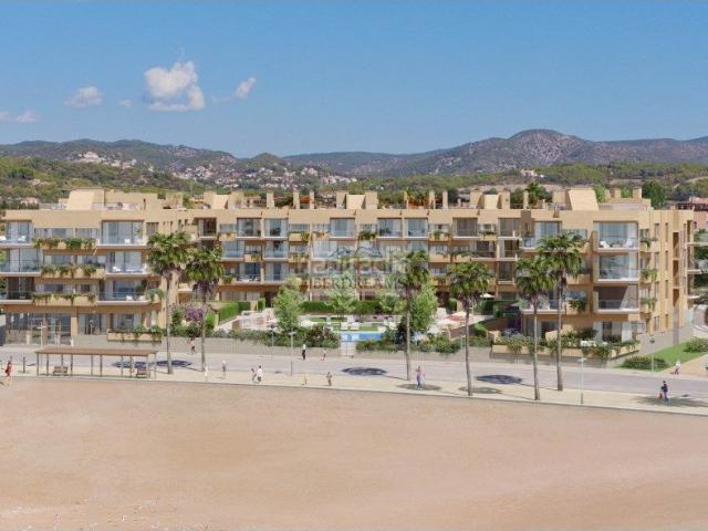 Ático en venta en Cubelles, Les Salines Pla de Sant Pere. PRECIOSO ATICO EN PRIMERA LINEA DE PLAYA. Áticos.