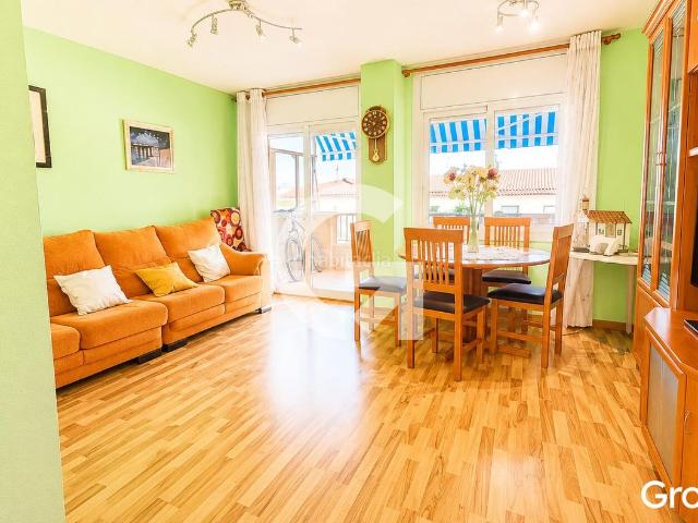 Ático en venta en Cubelles, Maritim. PISO A PASOS DEL MAR CON PARKING 3 HABITACIONES Y 2 BAÑOS. Áticos.