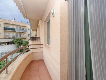Ático en venta en Cubelles, Santa Maria l´Eixample Sud Sumella. DUPLEX PENTHOUSE WITH LARGE TERRACES, SUNNY AND 10 MINUTES FROM THE BEACH. Áticos.
