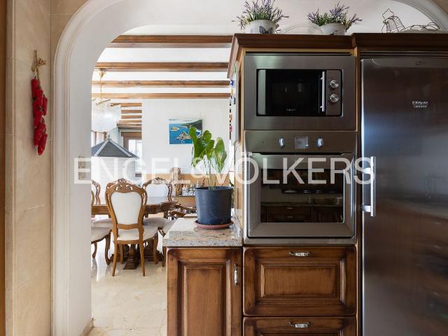 Ático en venta en Dénia, Les Bassetes El Marjal. Ático luminoso con gran terraza en L y vistas únicas al mar y montaña. Áticos.