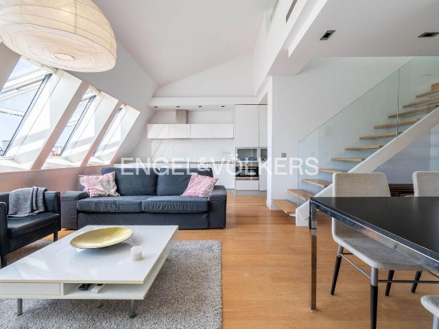 Dúplex en venta en Donostia San Sebastián, Área Romántica. Precioso ático duplex en Calle San Martín. Dúplex Donostia San.