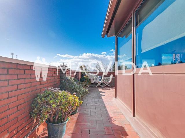 Ático en venta en Esplugues de Llobregat, Centre. Nuda Propiedad Piso en Esplugues de Llobregat 475.000. Áticos Esplugues de.