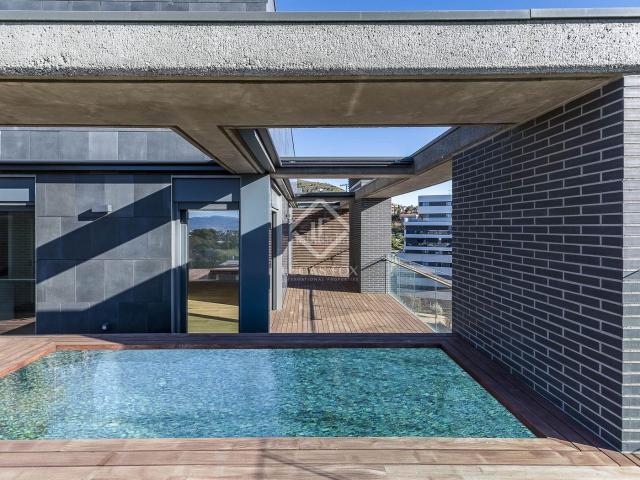 Ático en venta en Esplugues de Llobregat, Finestrelles. Excelente ático de obra nueva de 4 dormitorios con terraza de 134 m y piscina privada en venta en Esplugues. Áticos Esplugues de.