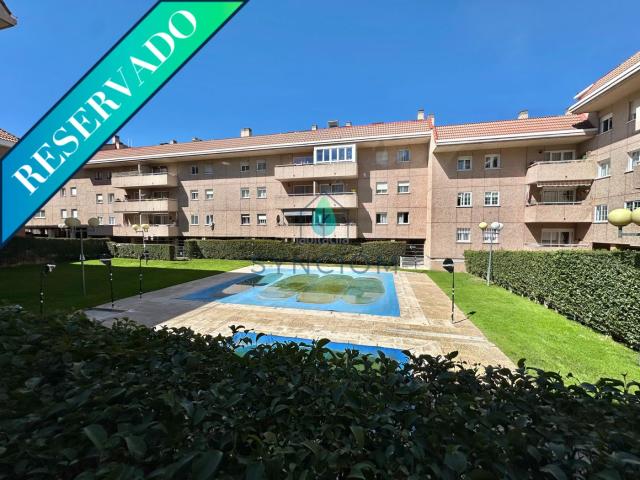Ático en venta en Galapagar, Casa Amarilla. ESPACIOSO ÁTICO ABUHARDILLADO CON VISTAS A LA MONTAÑA Y ZONAS COMUNES EXCLUSIVAS EN GALAPAGAR. Áticos.