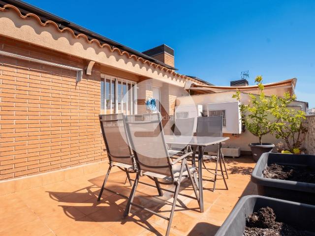 Ático en venta en Gavà, Bòbiles. Áticos.