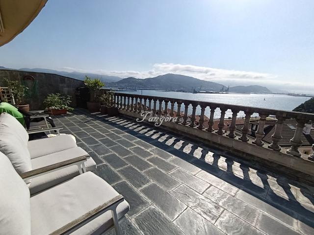 Ático en venta en Getxo, Centro Puerto Viejo. Exquisito ático dúplex con vistas al mar. Áticos.