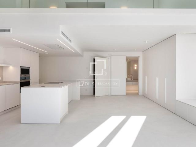 Ático en venta en Girona, Centre Barri Vell. Ático renovado con carácter histórico y con 3 dormitorios en venta en el Barri Vell, Girona. Áticos.