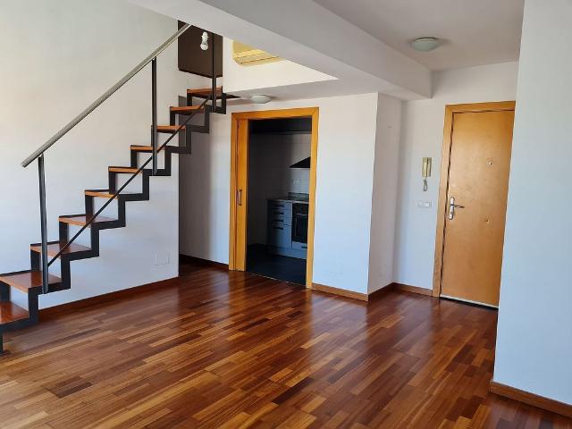 Ático en venta en calle Riu Freser, Girona, de 75 m² 3 habitaciones por 350.000