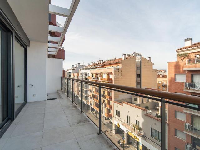 Ático en venta en Girona, Eixample Nord. Ático exclusivo en el corazón de Girona. Áticos.