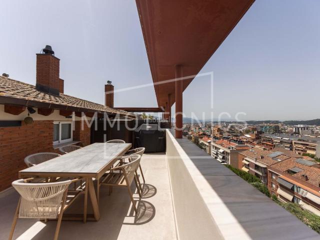 Ático en venta en Granollers, Font Verda. Espectacular ático dúplex completamente reformado. Áticos.