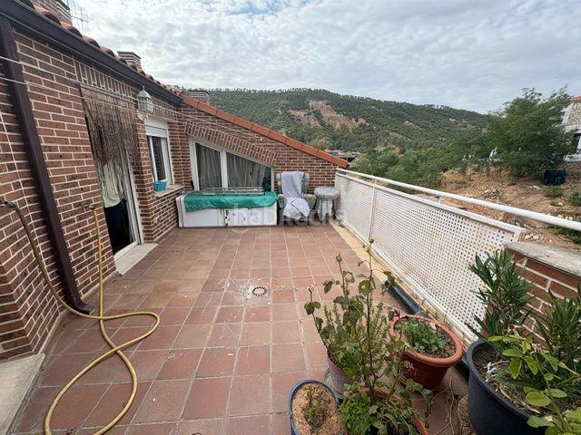 Ático en venta en Guadalajara, Iriépal Taracena Valdenoches. EXCELENTES VISTAS A LA MONTAÑA. Áticos.
