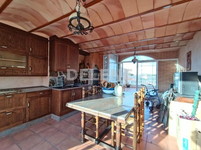 Ático en venta en Hellín. 2735 ÁTICO CON DOS TERRAZAS Y GARAJE, AVENIDA DE LA LIBERTAD. Áticos.