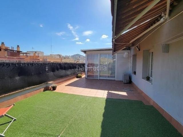 Ático en venta en Hospitalet de Llobregat L´, Centre. Ático inigualable reformado con terraza y 4 habitaciones en el corazón de LHospitalet. Áticos Hospitalet de Llobregat.