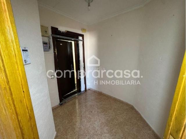 Ático en venta en Hospitalet de Llobregat L´, Les Planes. Ático luminoso con terraza en Av. Masnou. Áticos Hospitalet de Llobregat.