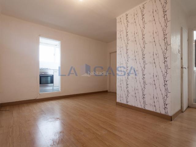 Ático en venta en Hospitalet de Llobregat L´, Les Planes. El Ático de tus Sueños! Luminoso 6º Piso con Ascensor y Balcón. Áticos Hospitalet de Llobregat.