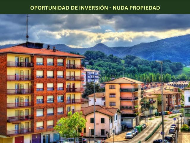 Ático en venta en Irun, Centro Mendibil Santiago. NUDA PROPIEDAD en venta en Calle Escuelas Kalea. Áticos.
