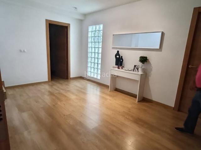 Ático en venta en Iznájar. Incredible, fully reformed to the highest quality 4 bedroom Loft set over 2 floors. Áticos.