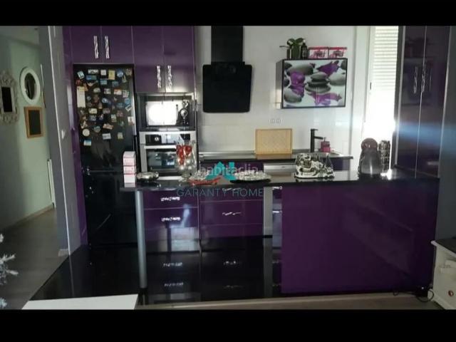 Ático en venta en Jaén, San Bartolomé Millán de Priego. Ático en el centro de Jaén con terraza y vistas al castillo. Áticos.