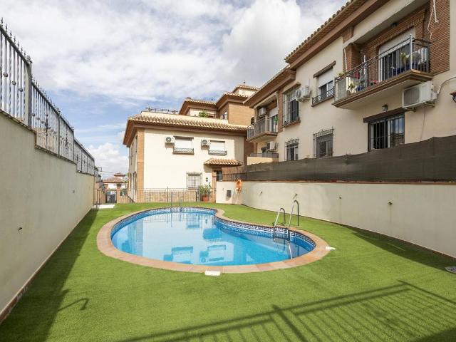 Ático en Venta en La Zubia Ciudad