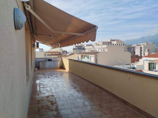 Ático en venta en La Ràpita, El Maset Costa Dorada. Tres dormitorios y dos baños. Áticos La.