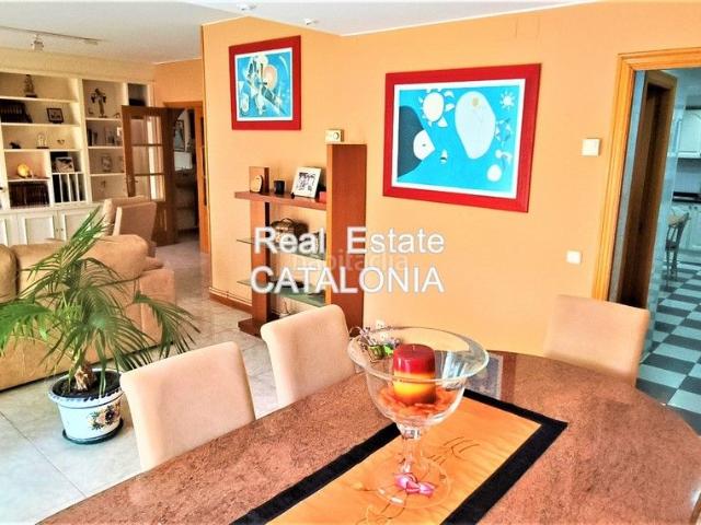Ático en venta en Lloret de Mar, Centre Costa Brava. Piso soleado con vistas despejadas hacia el mar. Áticos Lloret de.