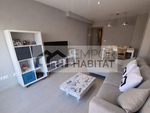 Ático en venta en Llançà, La Vila Costa Brava. https: emporhabitat.com ventas pisos apartamentos 1 749 la vila.htm. Áticos.