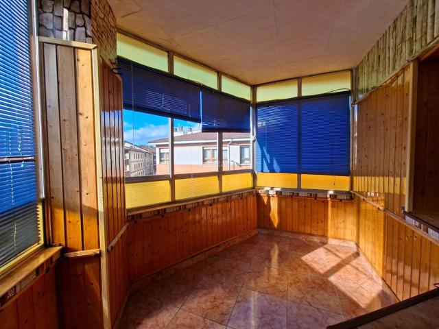 Ático en venta en Llanera. Se vende piso en centro de Lugo de Llanera. Áticos.